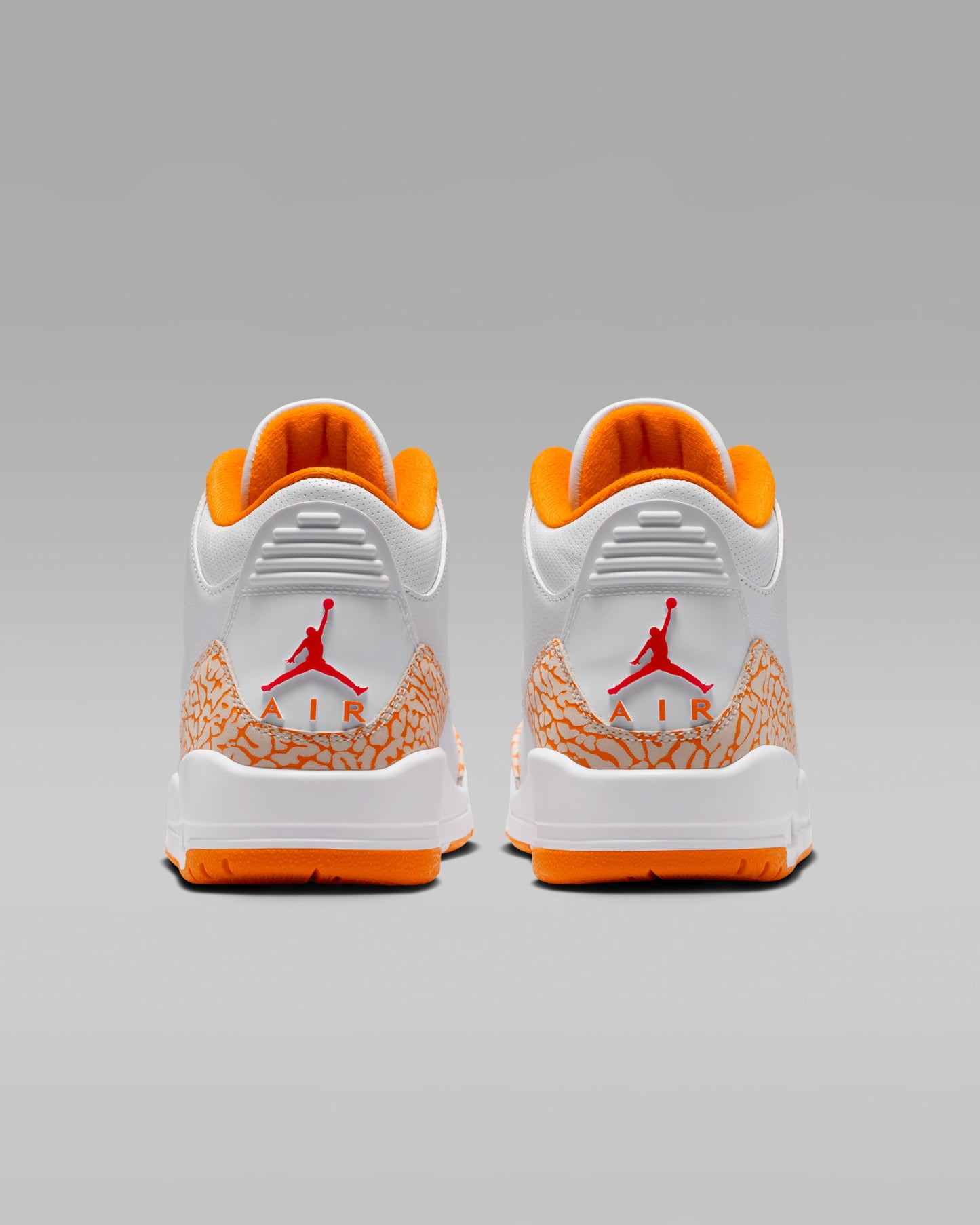 Air Jordan 3 Retro "Branco e Casca de Laranja"