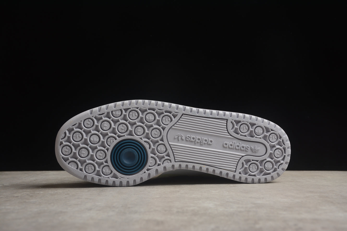 Tênis Adidas Forum LOW CL Trefoil Cano Baixo