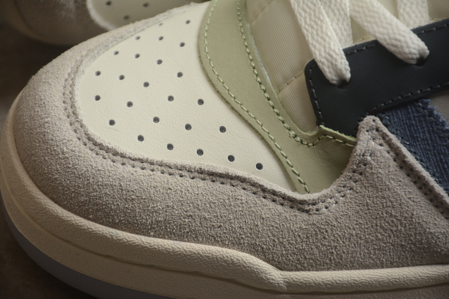 Tênis Adidas Forum LOW CL Trefoil Cano Baixo