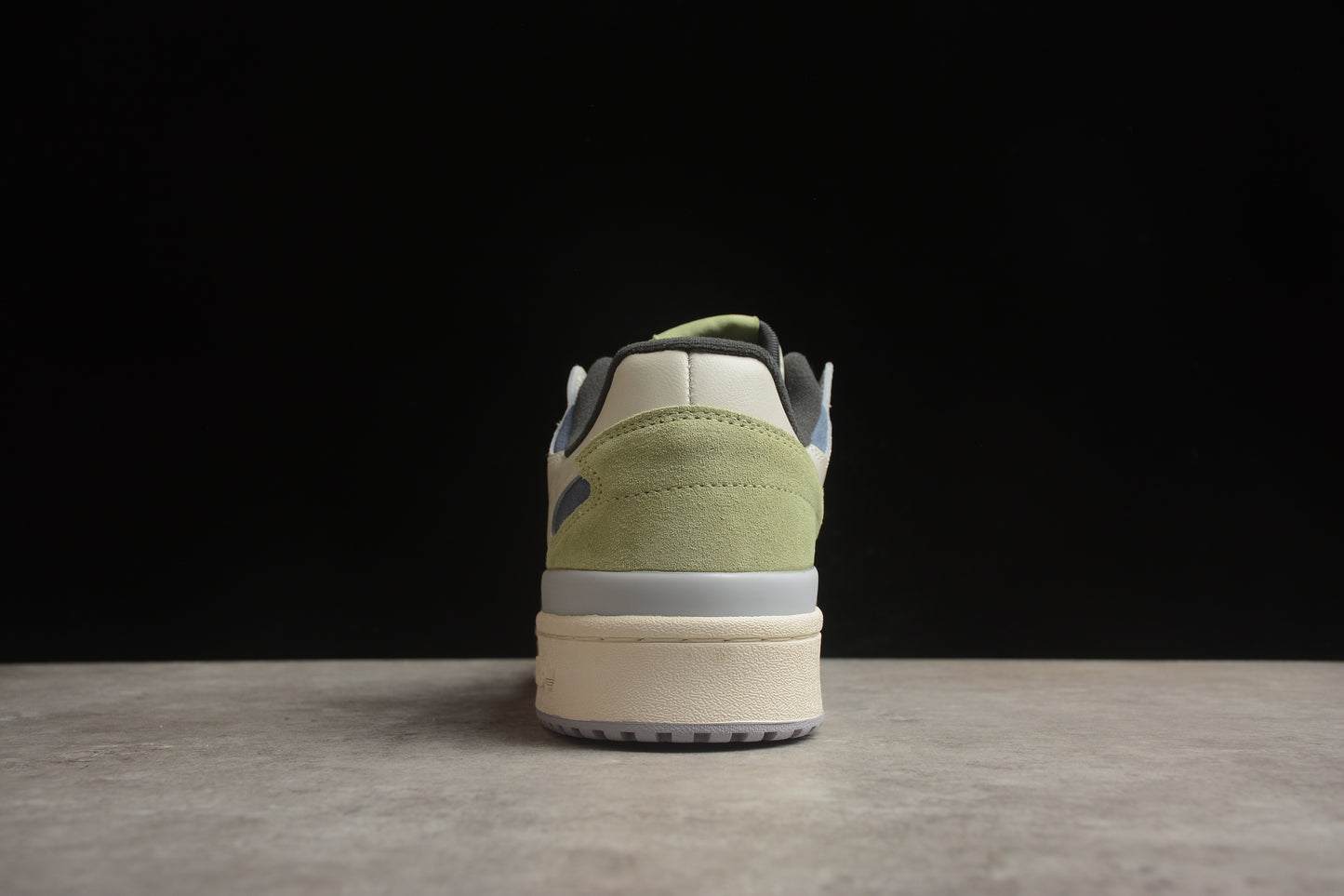 Tênis Adidas Forum LOW CL Trefoil Cano Baixo