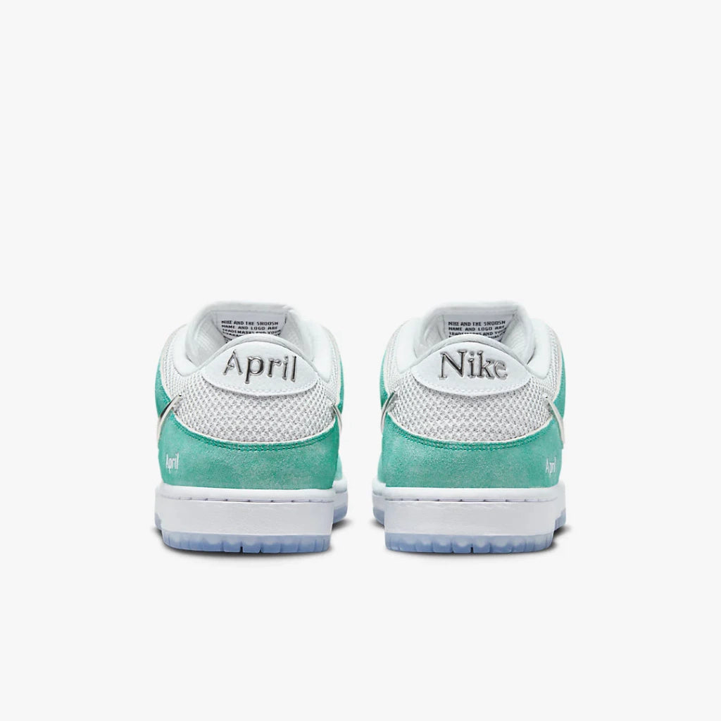 Tênis Nike April Skateboards x Dunk Low SB 'Turbo Green'