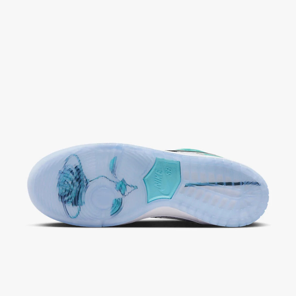 Tênis Nike April Skateboards x Dunk Low SB 'Turbo Green'