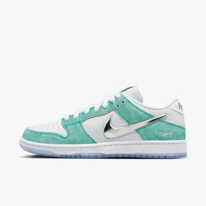 Tênis Nike April Skateboards x Dunk Low SB 'Turbo Green