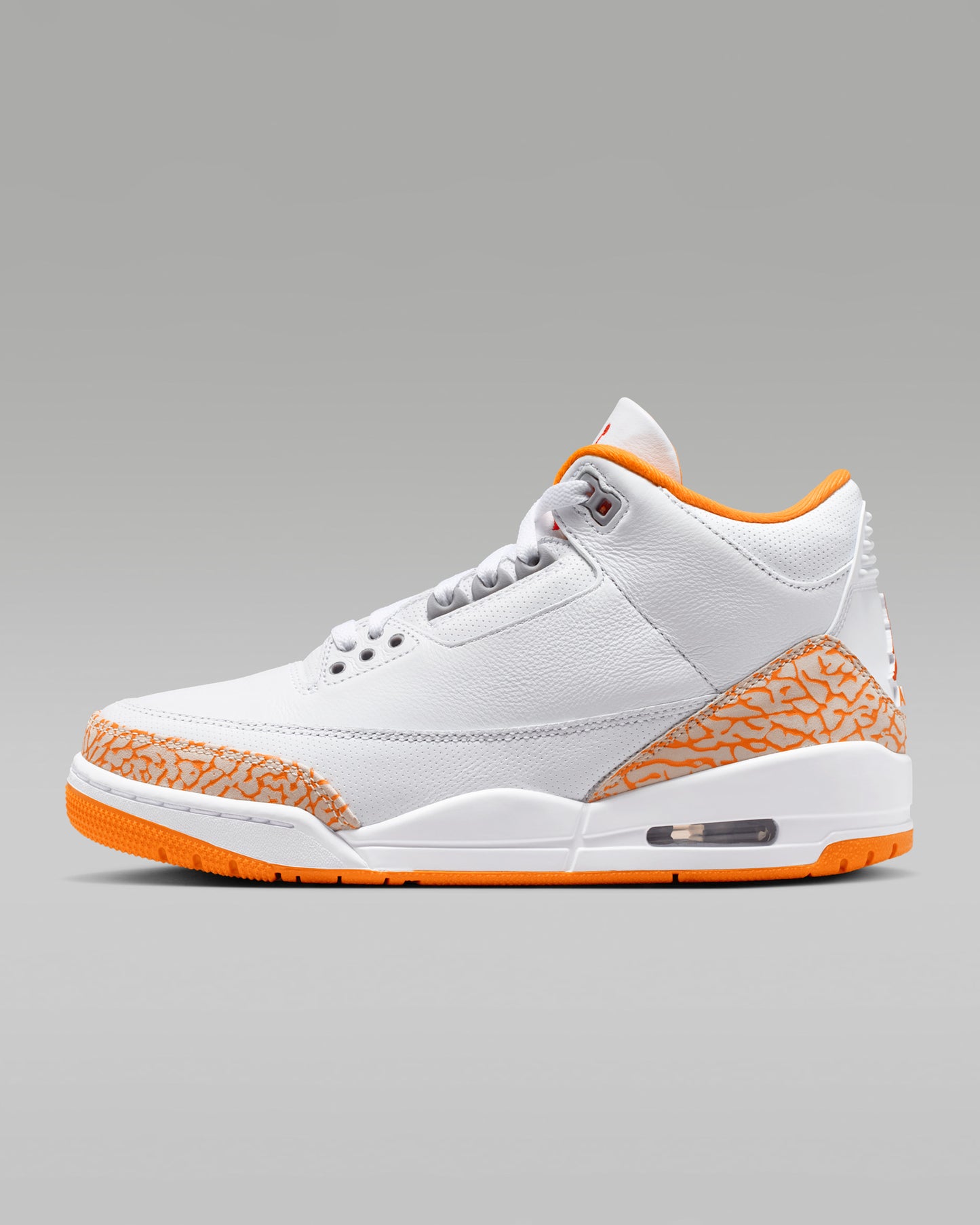 Air Jordan 3 Retro "Branco e Casca de Laranja"