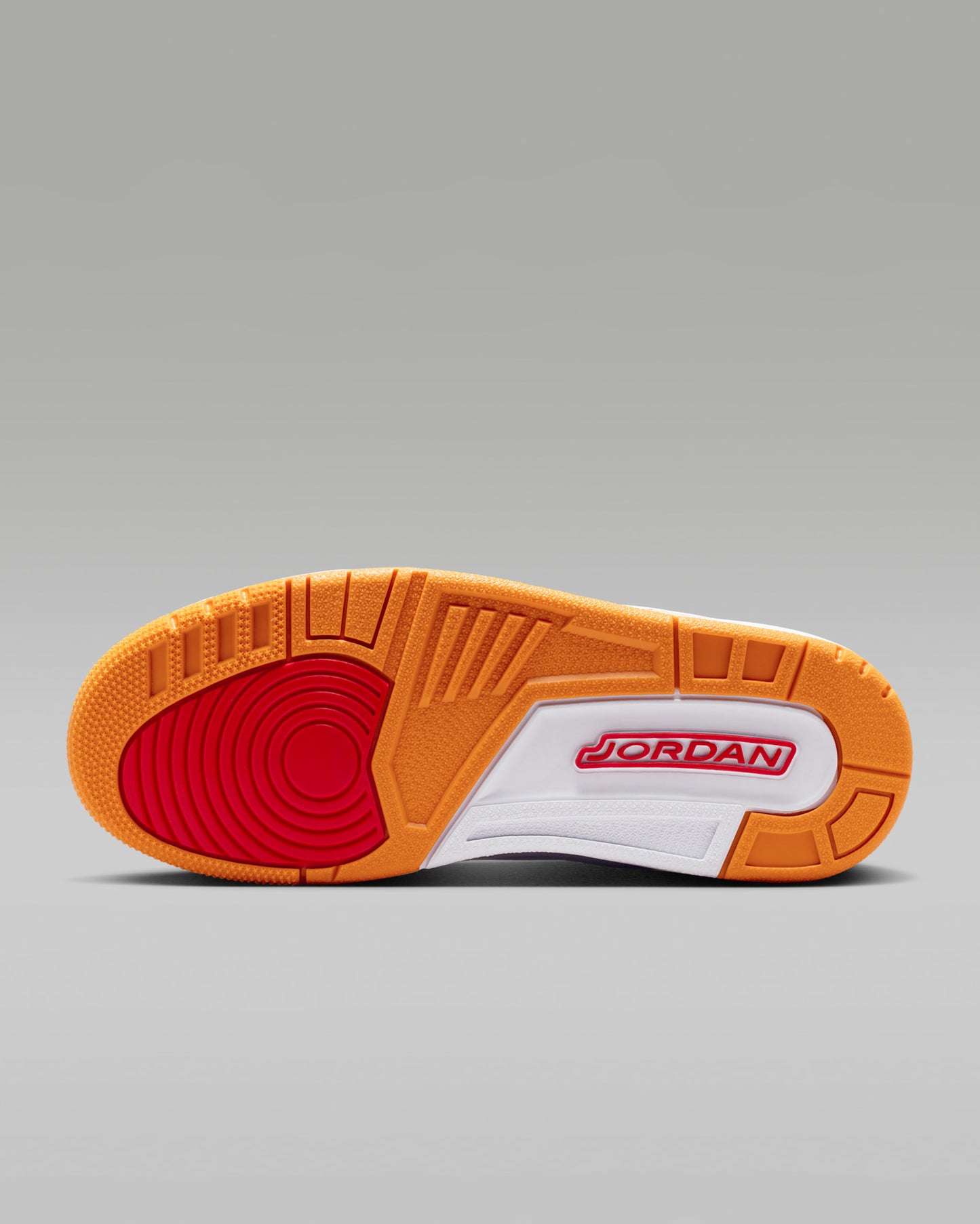 Air Jordan 3 Retro "Branco e Casca de Laranja"