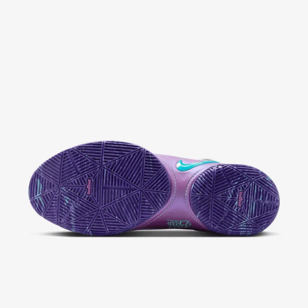 Nike Lebron 22 Mogul