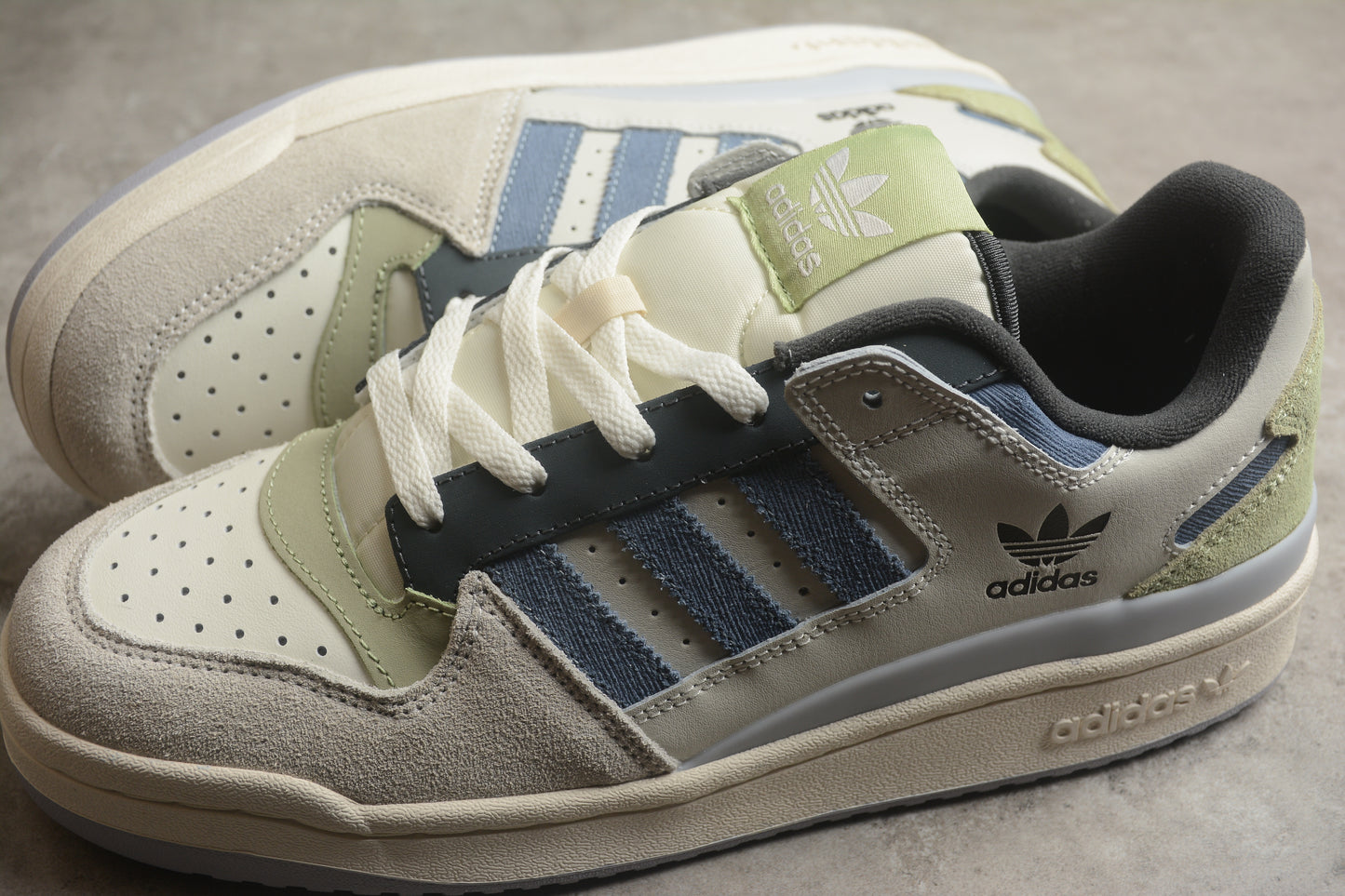 Tênis Adidas Forum LOW CL Trefoil Cano Baixo