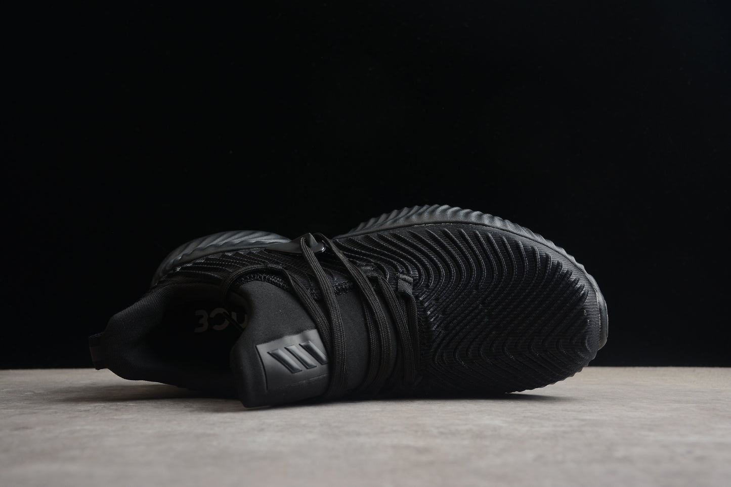 Tênis Alphabounce Beyond Black Warrior
