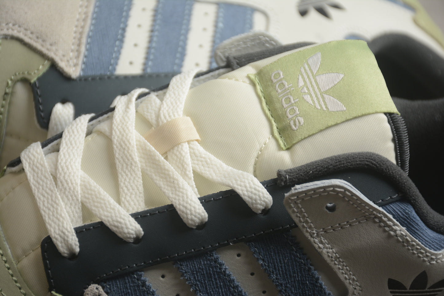Tênis Adidas Forum LOW CL Trefoil Cano Baixo